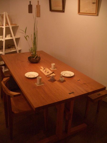 欅のテーブル
